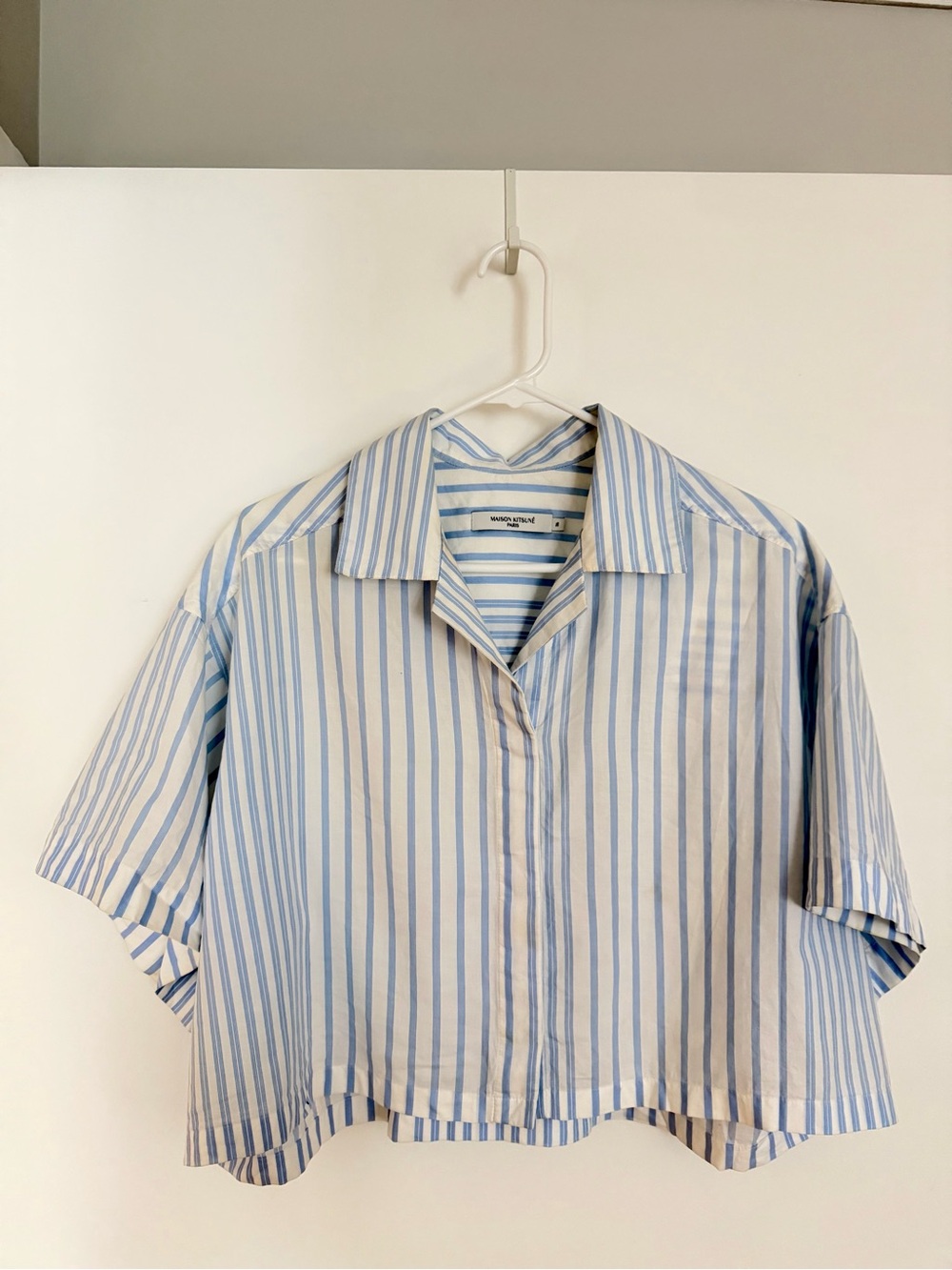 MAISON KITSUNÉ Light Blue and White Striped Short-Sleeve Button Shirt